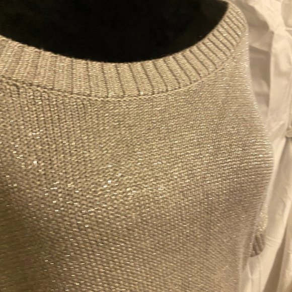 Banana Republic Knit Short Sleeve Silver Sweater Size Medium - Picture 2 of 3